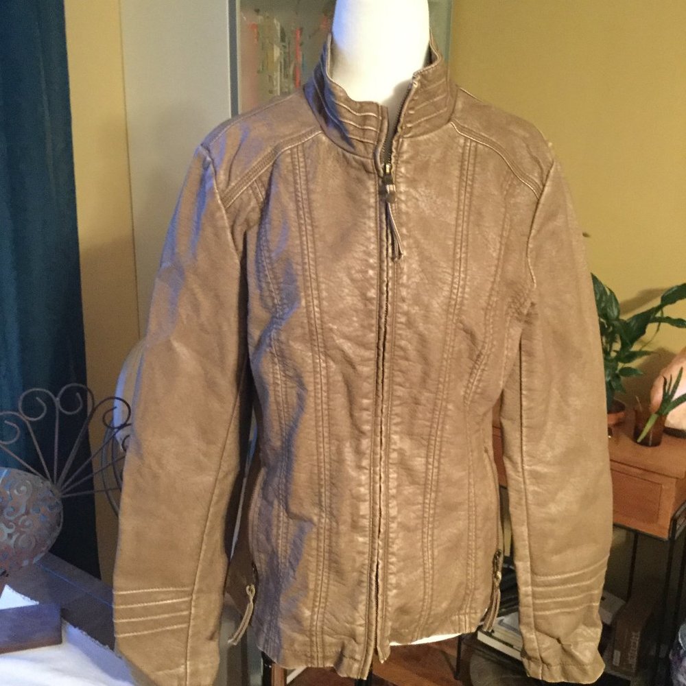 Big Chill  tan Faux leather jacket size medium excellent condition